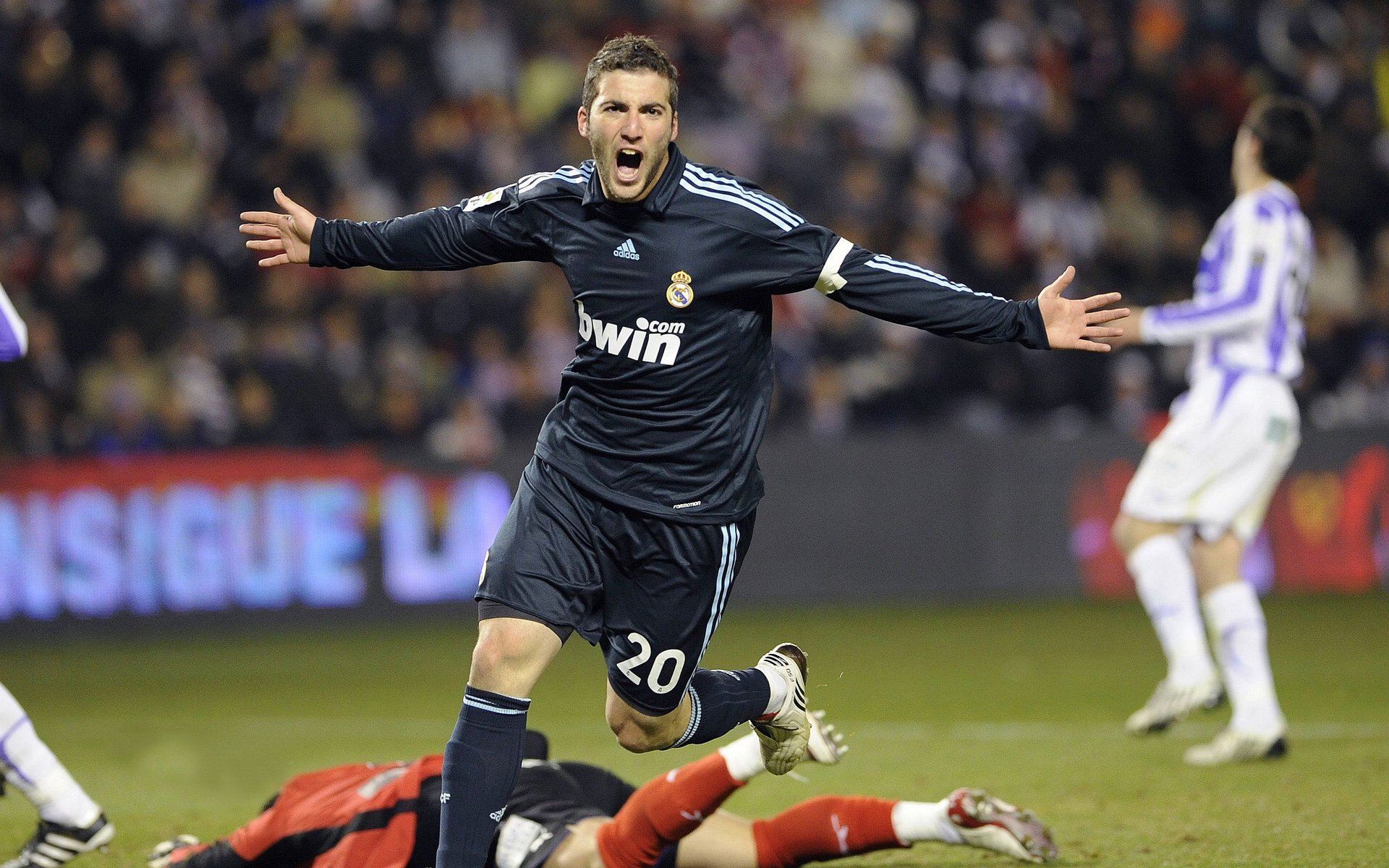 湖人火力压制老鹰，英格拉姆节奏完全掌控