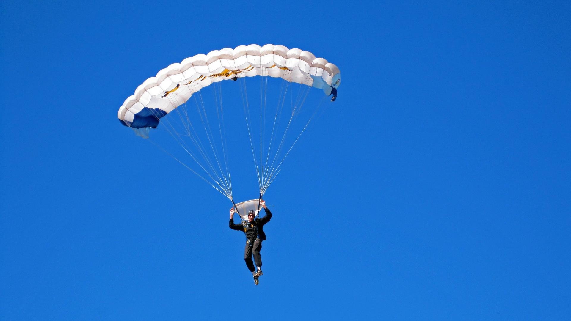 孤胆英雄与铁血之师，当张继科扛起全队，波兰与瑞典的鏖战传奇